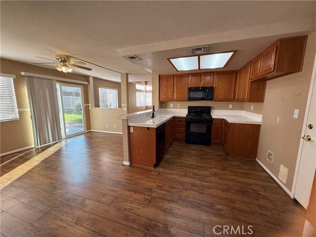 Detail Gallery Image 8 of 21 For 23708 Cork Oak, Murrieta,  CA 92562 - 3 Beds | 2/1 Baths