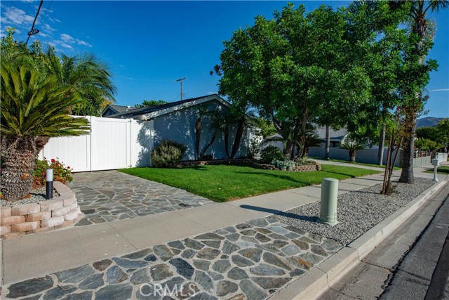 1546 Deodora Street photo 2