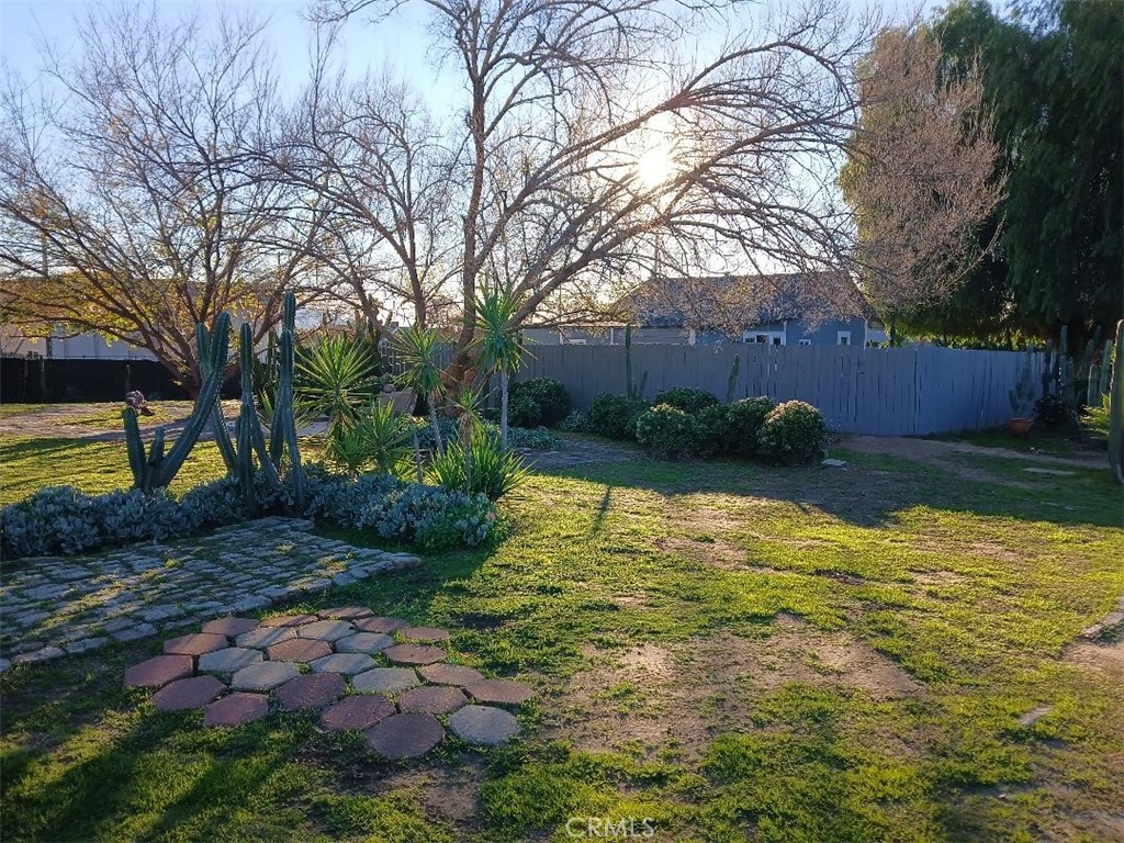 https://media.crmls.org/medias/1eeeadaa-3166-4c63-9014-5e34fb96aa8f.jpg?preset=X-Large