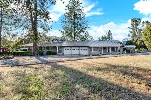 50711 Road 426, Oakhurst CA: https://media.crmls.org/medias/1eeeaf91-5651-46ca-8506-8dd5a54b855b.jpg