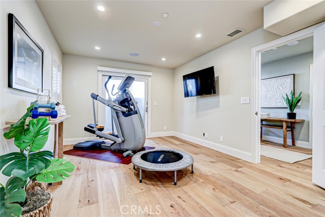 Detail Gallery Image 42 of 53 For 303 7th St a,  Manhattan Beach,  CA 90266 - 3 Beds | 3/1 Baths
