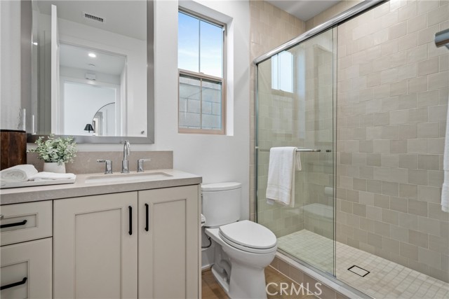 123 Oakstone, Irvine CA: https://media.crmls.org/medias/1eef1a61-b2a1-47a1-bd1a-8d1eba851de6.jpg