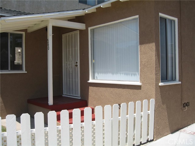 560 W Hamilton Avenue, San Pedro CA: https://media.crmls.org/medias/1ef0c187-705d-499c-8752-0399e9bef2f9.jpg