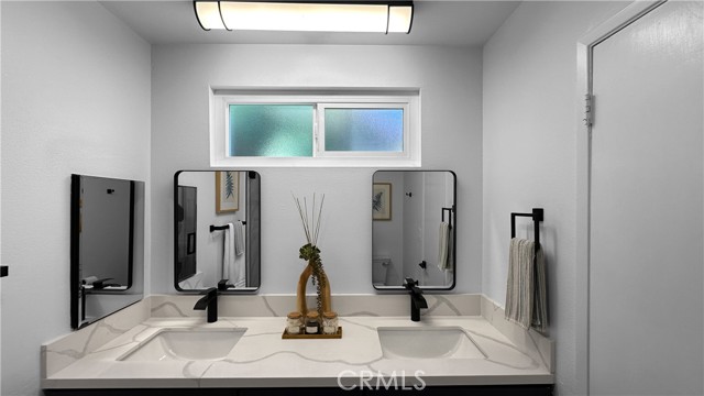 Detail Gallery Image 18 of 34 For 969 Adelante, Los Angeles,  CA 90042 - 4 Beds | 3 Baths