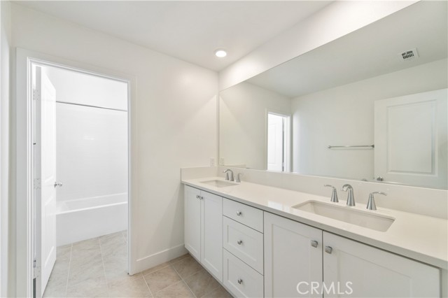 Detail Gallery Image 26 of 37 For 466 Lobata, Irvine,  CA 92618 - 4 Beds | 3/1 Baths