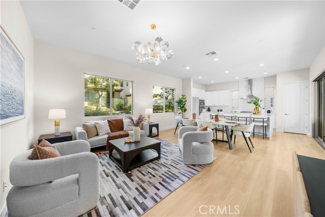 Detail Gallery Image 14 of 70 For 126 Interval, Irvine,  CA 92618 - 5 Beds | 4 Baths