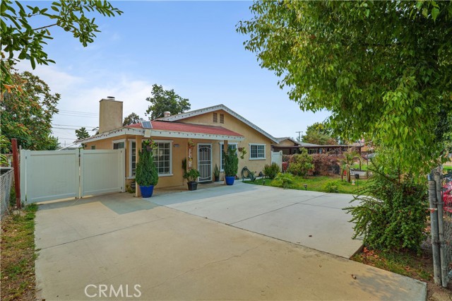 Detail Gallery Image 4 of 32 For 24581 Court St, San Bernardino,  CA 92410 - 3 Beds | 2 Baths