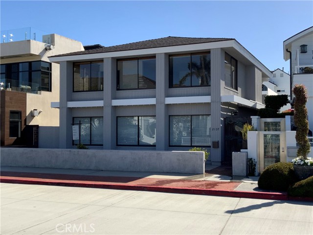 Detail Gallery Image 2 of 21 For 2137 Channel Rd, Newport Beach,  CA 92661 - 4 Beds | 2/1 Baths