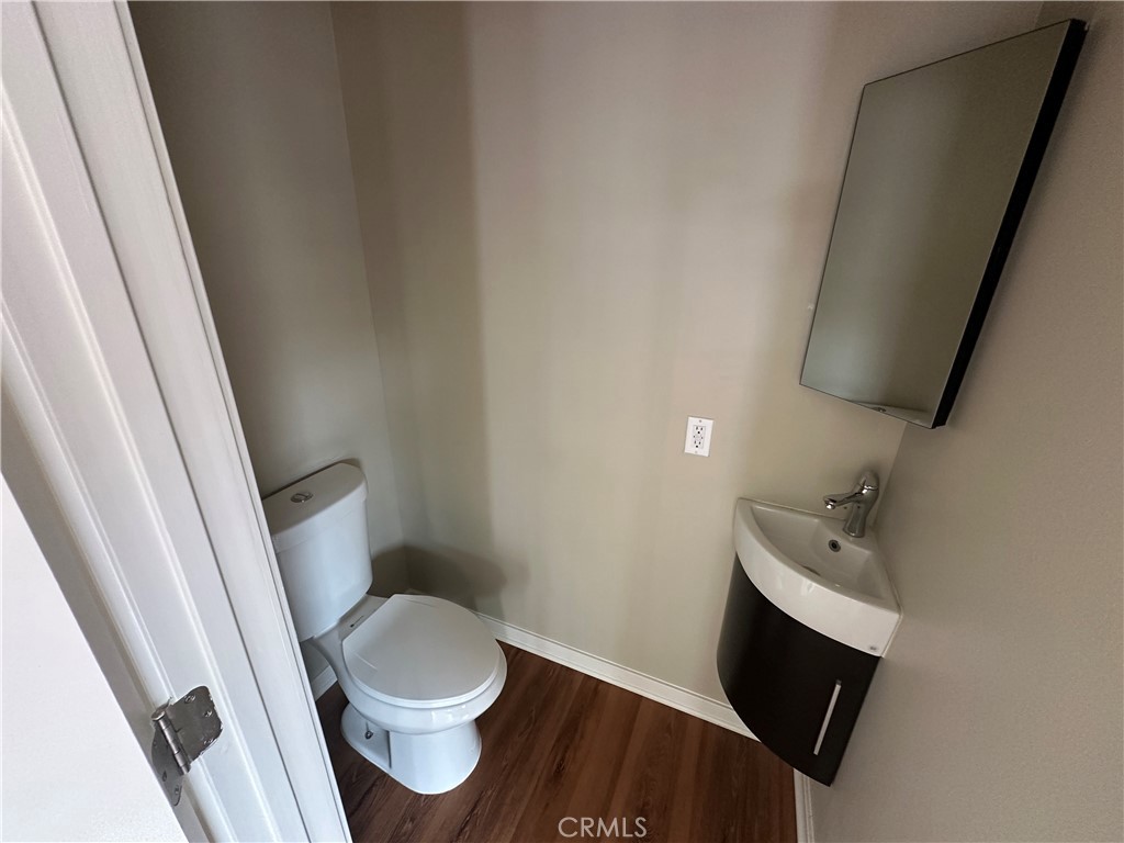 https://media.crmls.org/medias/1ef4b72f-7407-4e16-b4f4-88ae134e7d42.jpg?preset=X-Large