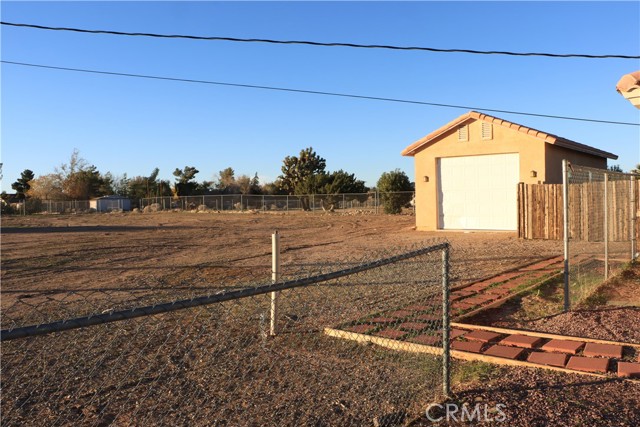 15742 Muscatel, Hesperia CA: https://media.crmls.org/medias/1ef55605-f5a4-47c7-a2b8-d8fe862cb4c6.jpg