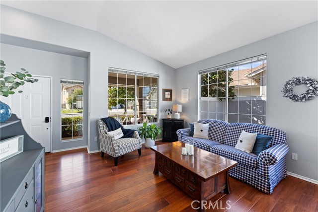 Detail Gallery Image 10 of 43 For 13700 Basswood Dr, Corona,  CA 92883 - 3 Beds | 2 Baths