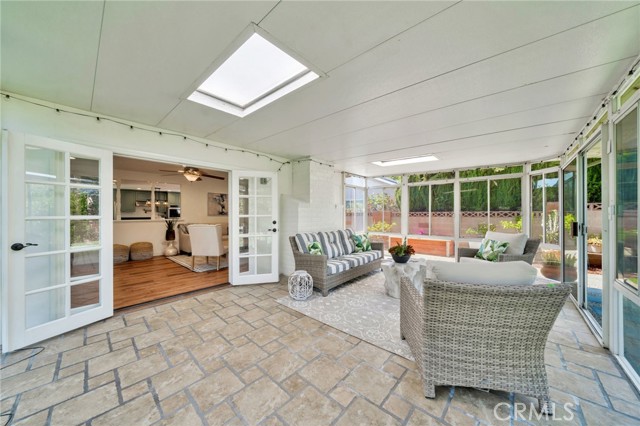 15372 Shasta Lane, Huntington Beach CA: https://media.crmls.org/medias/1ef71ec7-b90e-4ff0-8b83-6156b1d7a88f.jpg