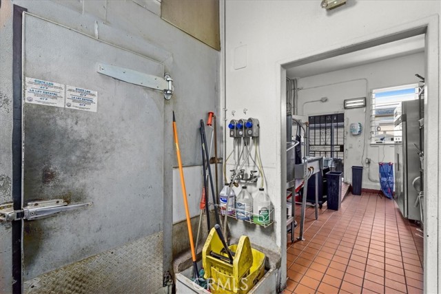 4133 Anaheim Street, Long Beach CA: https://media.crmls.org/medias/1ef73693-49a9-436a-bd39-f044c3873354.jpg