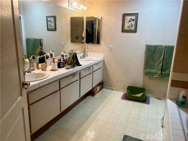 5240 Vantage Avenue, 101 photo 11
