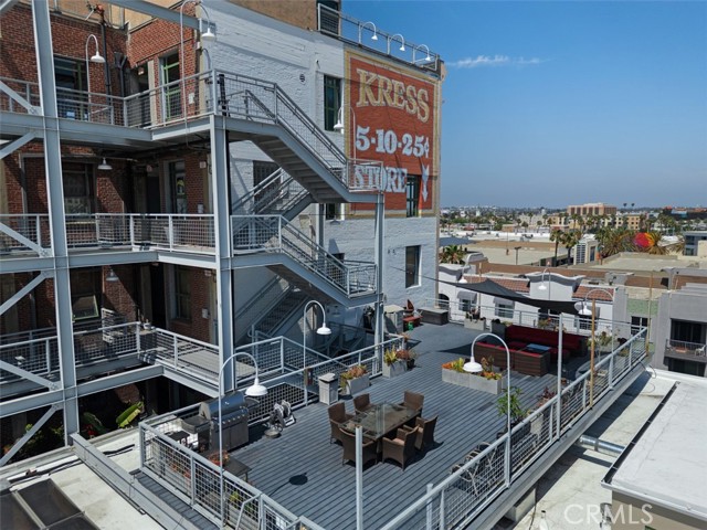 Detail Gallery Image 15 of 21 For 100 W 5th St 3g,  Long Beach,  CA 90802 - 1 Beds | 1 Baths