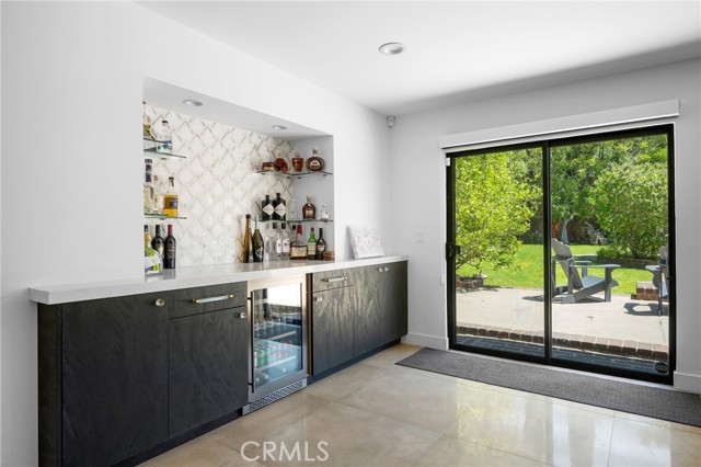 2305 Henrietta Avenue, La Crescenta CA: https://media.crmls.org/medias/1ef8f8f2-c4f9-4c43-94d0-80dc8f95f05f.jpg