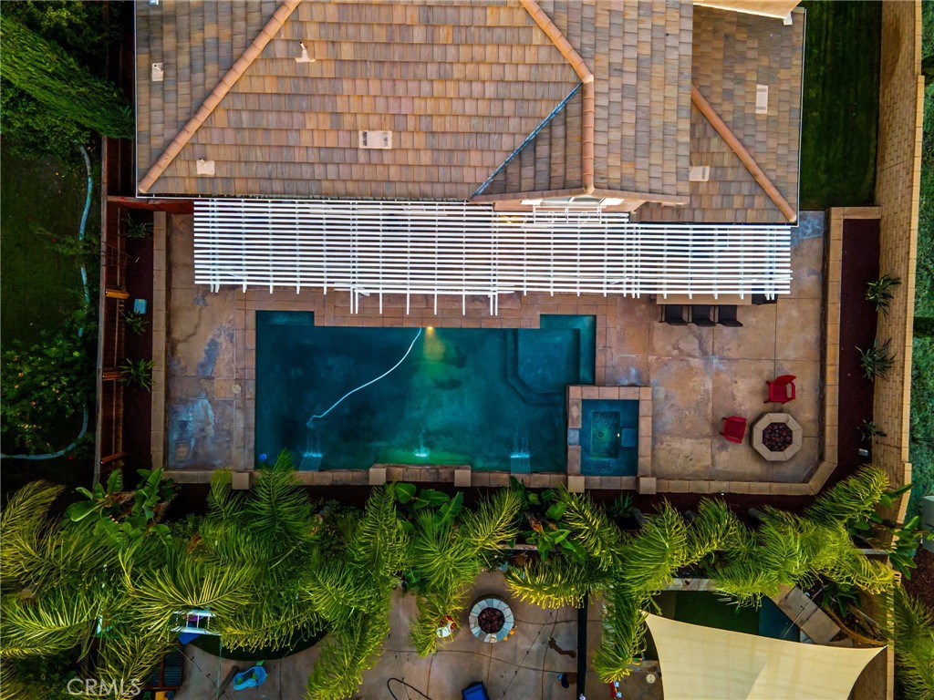 https://media.crmls.org/medias/1ef918f0-69bb-413e-8752-266a06e7b11f.jpg?preset=X-Large