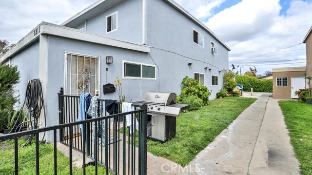 Detail Gallery Image 3 of 17 For 2211 S Fairview St, Santa Ana,  CA 92704 - – Beds | – Baths