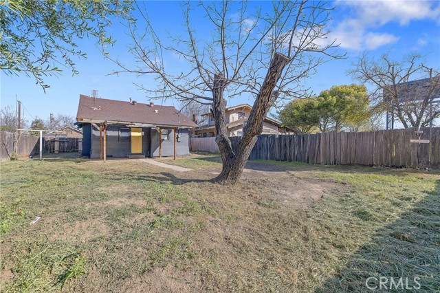Detail Gallery Image 33 of 38 For 1247 N Ferger Ave, Fresno,  CA 93728 - 2 Beds | 1 Baths