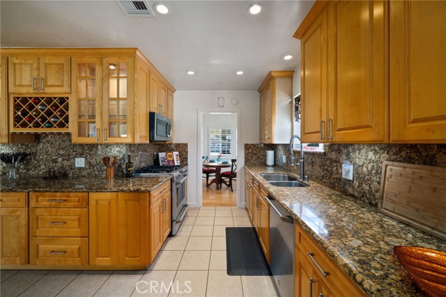 Detail Gallery Image 4 of 36 For 1767 W 244th St, Torrance,  CA 90501 - 3 Beds | 2 Baths