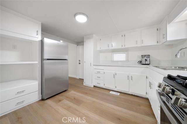 Detail Gallery Image 8 of 18 For 190 Santa Lucia, Hemet,  CA 92543 - 2 Beds | 2 Baths