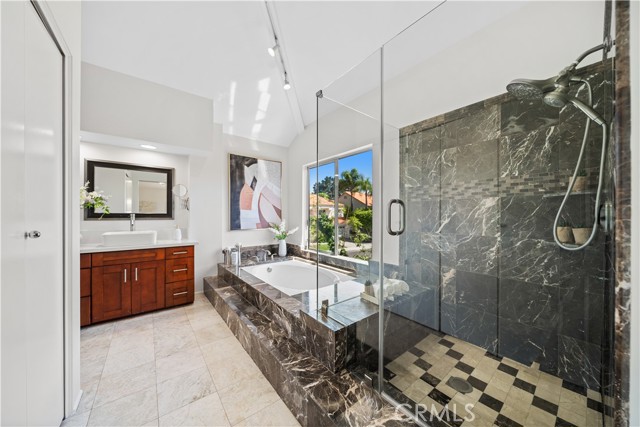 32 Belcanto, Irvine CA: https://media.crmls.org/medias/1efd1764-bb88-43c4-a751-8b5aae6785fd.jpg