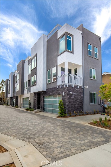 Detail Gallery Image 6 of 38 For 2068 Maple Ave #C,  Costa Mesa,  CA 92627 - 2 Beds | 2/1 Baths