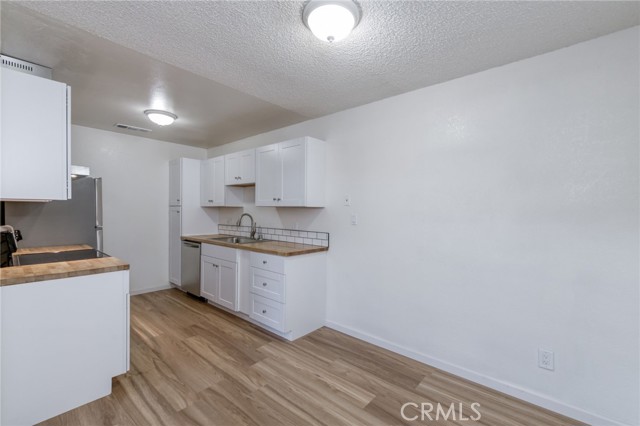 Detail Gallery Image 11 of 20 For 1221 N Peach Ave #101,  Fresno,  CA 93727 - 2 Beds | 1 Baths