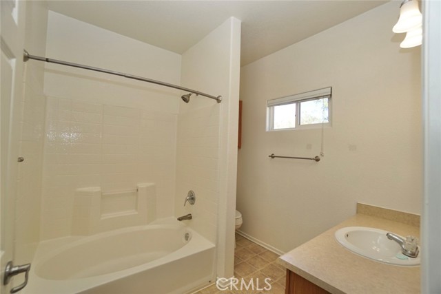 41410 Juniper Street, Murrieta CA: https://media.crmls.org/medias/1efd9e24-b01e-4844-a286-8128f765df0b.jpg