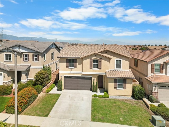 5585 Bella Way, Fontana CA: https://media.crmls.org/medias/1efdc0ca-caa3-4f4b-a7cf-354b1c1d3b5d.jpg
