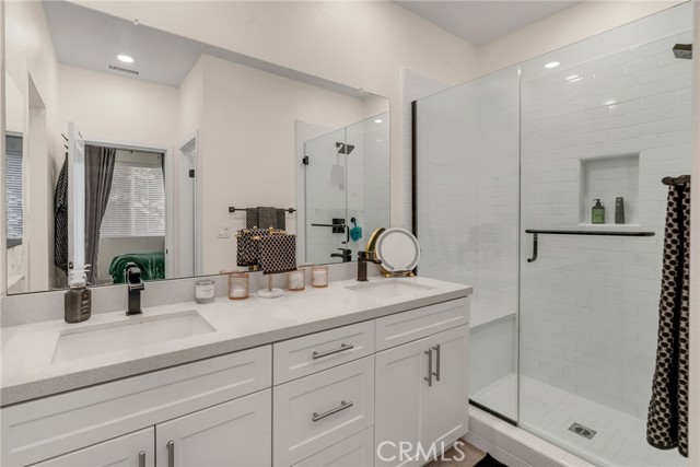 Detail Gallery Image 40 of 47 For 11753 Florence Ave #5,  Santa Fe Springs,  CA 90670 - 2 Beds | 3 Baths