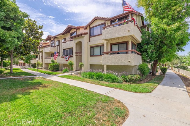 Detail Gallery Image 3 of 33 For 18186 Sundowner Way #1038,  Canyon Country,  CA 91387 - 3 Beds | 2 Baths