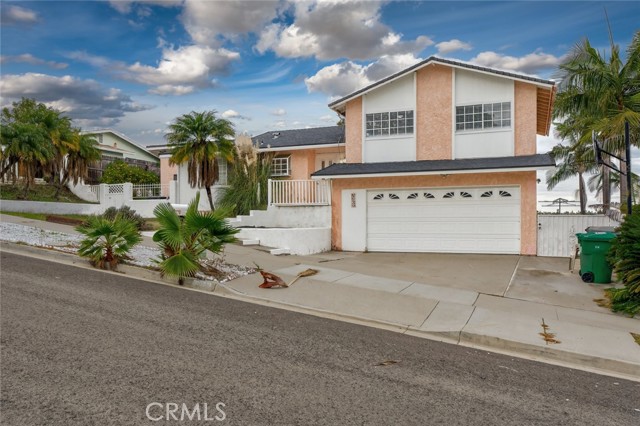 Detail Gallery Image 3 of 56 For 4060 Alto, Oceanside,  CA 92056 - 4 Beds | 2 Baths