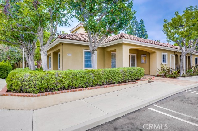 253 Gallery Way, Tustin CA: https://media.crmls.org/medias/1efee6b2-1078-4574-82f6-f70f449560ca.jpg