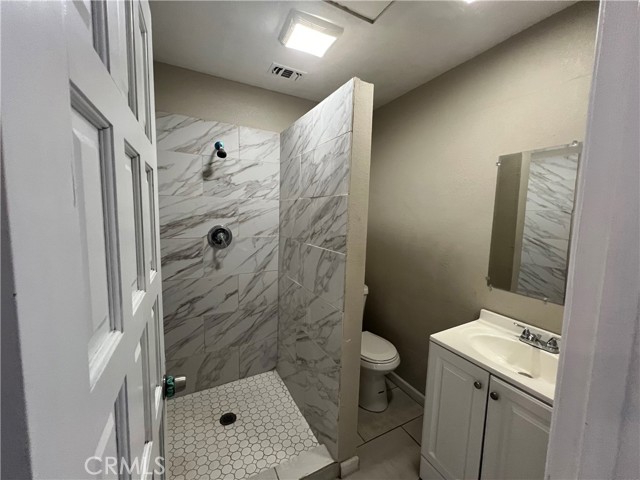 Detail Gallery Image 14 of 25 For 18530 Eucalyptus St, Hesperia,  CA 92345 - 3 Beds | 2/1 Baths