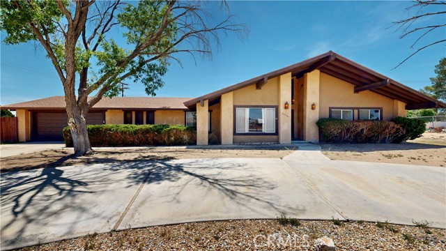 Detail Gallery Image 1 of 66 For 20061 Seneca Rd, Apple Valley,  CA 92307 - 3 Beds | 2 Baths