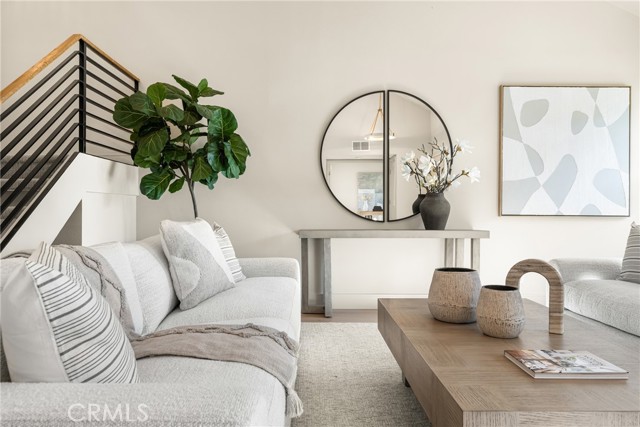 Detail Gallery Image 7 of 60 For 11 Thunder Trl #6,  Irvine,  CA 92614 - 4 Beds | 2/1 Baths