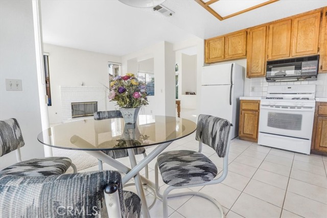 Detail Gallery Image 22 of 41 For 1337 Memphis Ct, Pomona,  CA 91768 - 4 Beds | 2/1 Baths