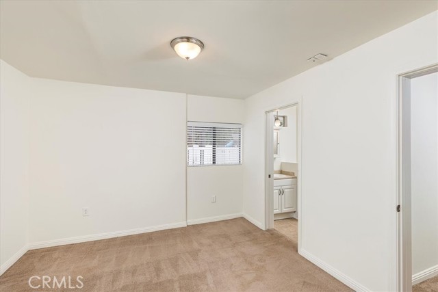 30026 Santiago Road, Temecula CA: https://media.crmls.org/medias/1effb6b3-fc8c-4a45-aeec-d7daf129e858.jpg