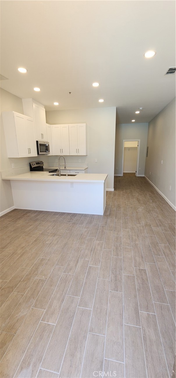 Detail Gallery Image 10 of 72 For 17210 Newhope St #1103,  Fountain Valley,  CA 92708 - 1 Beds | 1 Baths