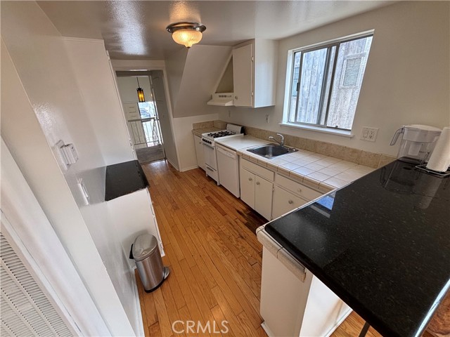3513 Alma Avenue, Manhattan Beach CA: https://media.crmls.org/medias/1f00aefd-797b-4cbb-a9cf-2028d95e2099.jpg