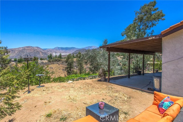 32272 Florida Avenue, Mentone CA: https://media.crmls.org/medias/1f00ee13-39a8-41f1-8240-dcfb777b52bd.jpg
