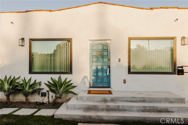 Detail Gallery Image 4 of 57 For 6418 3rd Ave, Los Angeles,  CA 90043 - 3 Beds | 2 Baths