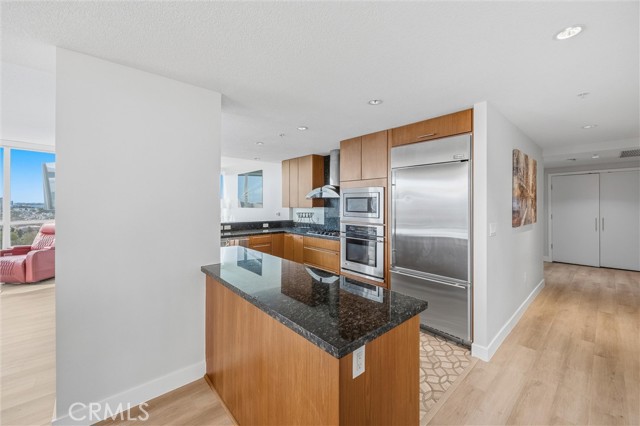 Detail Gallery Image 11 of 38 For 3131 Michelson Dr #1504,  Irvine,  CA 92612 - 3 Beds | 2/1 Baths