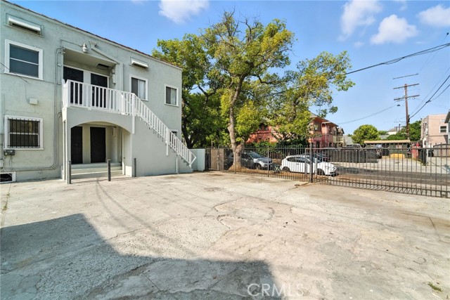 873 W 41st Drive, Los Angeles CA: https://media.crmls.org/medias/1f0454f6-8acf-499e-9980-99ef98348baf.jpg