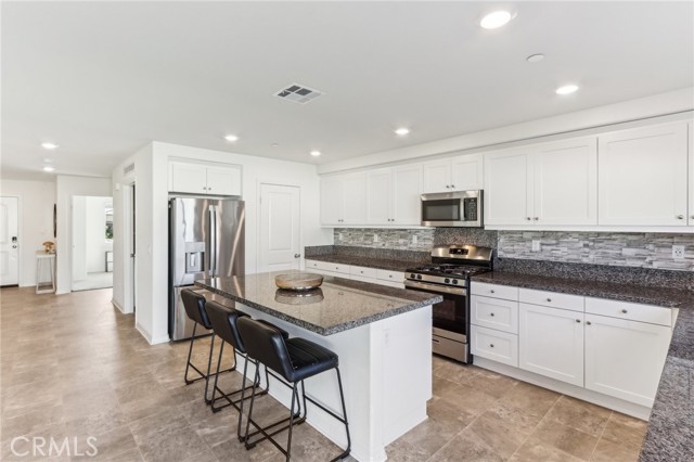 Detail Gallery Image 10 of 36 For 29586 Bisbee Ct, Winchester,  CA 92596 - 5 Beds | 3 Baths