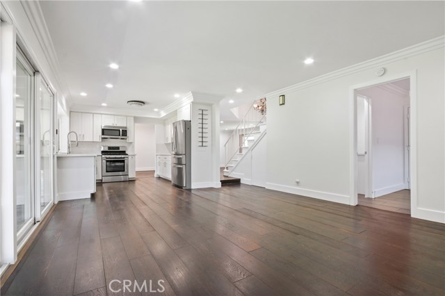 Detail Gallery Image 10 of 27 For 14822 Foxcroft Rd, Tustin,  CA 92780 - 3 Beds | 2/1 Baths