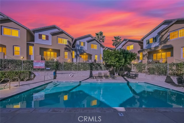 Detail Gallery Image 6 of 37 For 23429 S Vermont Ave #B,  Torrance,  CA 90502 - 3 Beds | 3 Baths