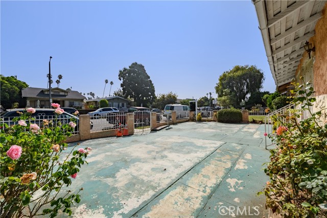 Detail Gallery Image 8 of 44 For 3439 6th Avenue, Los Angeles,  CA 90018 - 4 Beds | 1/1 Baths