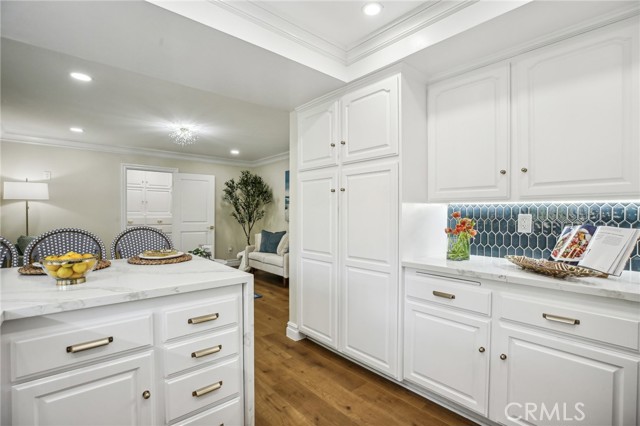 Detail Gallery Image 19 of 66 For 10201 Beverly Dr, Huntington Beach,  CA 92646 - 5 Beds | 2/1 Baths